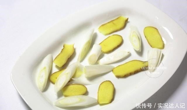 清蒸鱼,鲜嫩好吃不长肉,花几分钟学会,以后就是自己的拿手好菜!