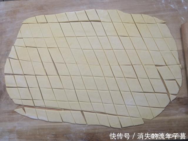 面片|早餐这样做，有菜有蛋有主食，营养多味道香，一上午都不饿