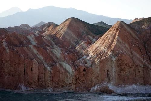 国内不可思议的两座山，四面悬崖，古人如何建成山顶的宝塔