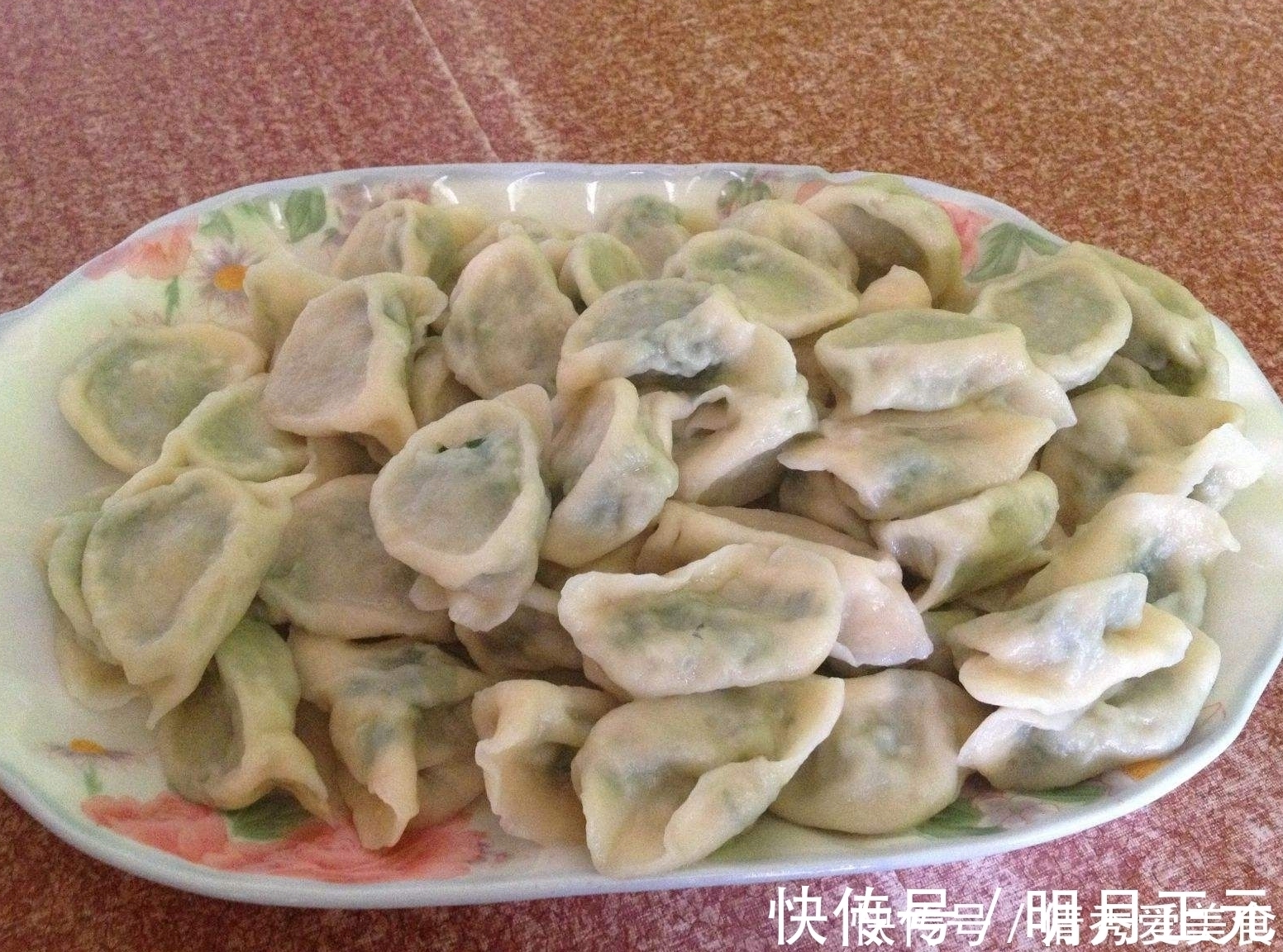 韭菜鸡蛋饺子拌馅时多加1种调料，韭菜不出水，饺子更美味