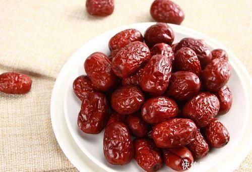 红枣和此物泡,半个月下来,湿气没了,大肚子平了,脸色更红润