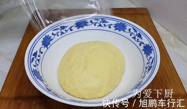 保鲜膜|面粉别炸油条了,锅里炒一炒,个个焦脆又香甜,一口一个真过瘾