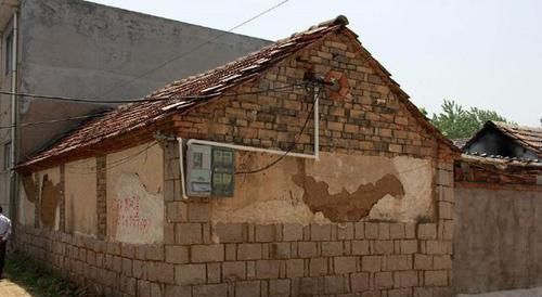 坟地|俗语“门前坟、屋后水”,这种讲究并非迷信,生活中要留意