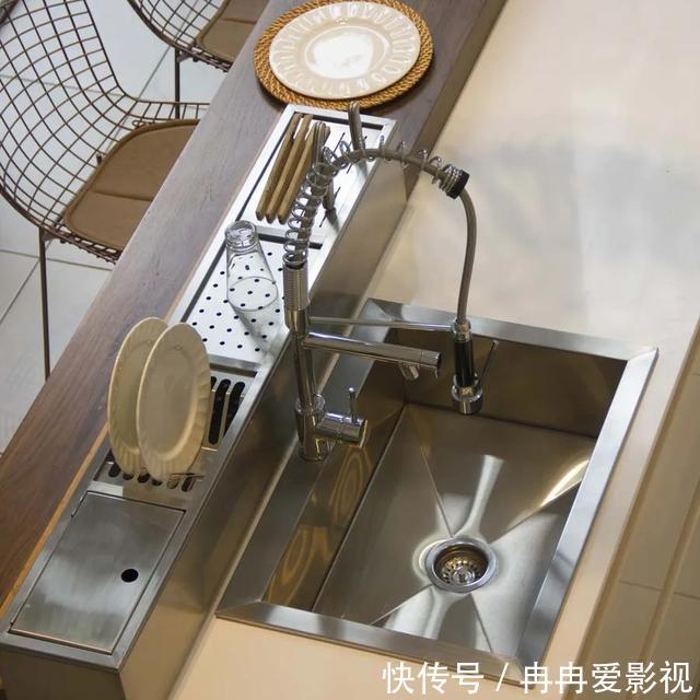 水槽|碗筷沥水还放水槽？搭配吊柜，设计师没说的妙招，太好用