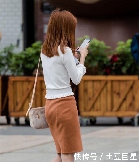 如同|小姐姐肤白貌美,身材高挑,经典的黑白配,如同仙女一般