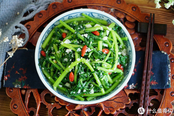 爽脆|日常三餐 篇五十二：入秋了，吃茼蒿正是好时候，教你简单做法，爽脆清香家人都爱吃