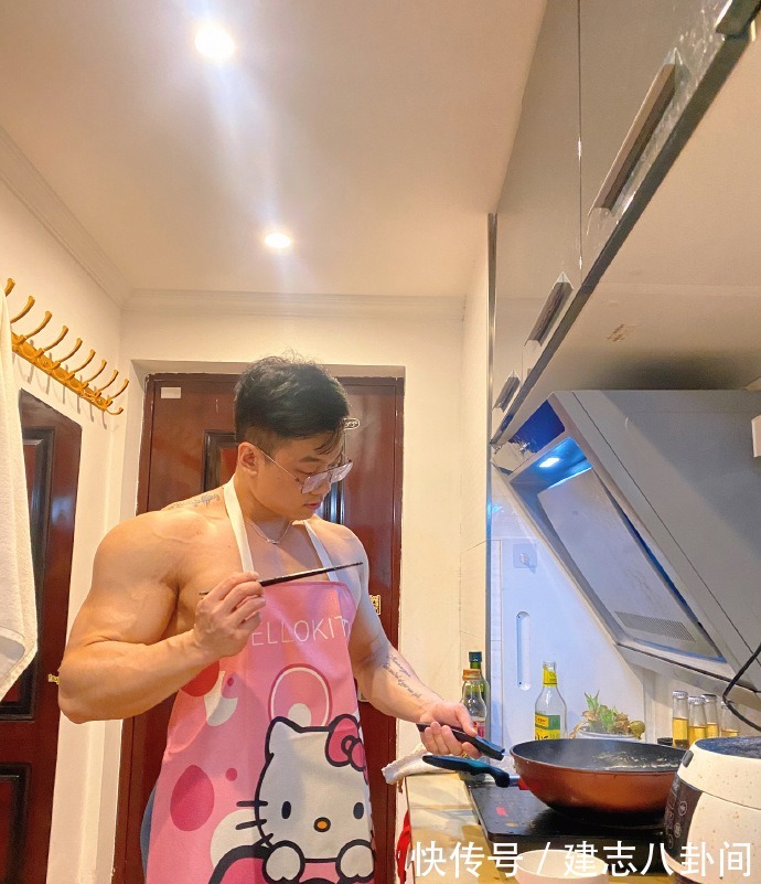 下辈子|肌肉大块头化身厨神,宵夜,一定是男朋友做的才算人类高质量!