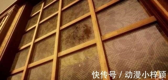 秦时明月之沧海横流|秦时明月:窗户上的血是谁的?大叔抛弃木剑换新剑,帅炸了