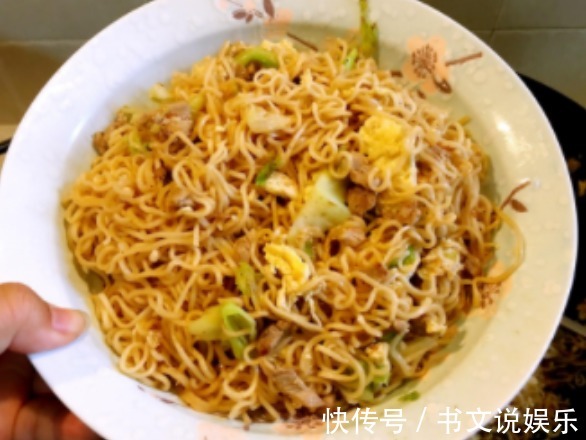 营养|快把方便面换一种做法，加入此物，不仅更加美味，还非常营养