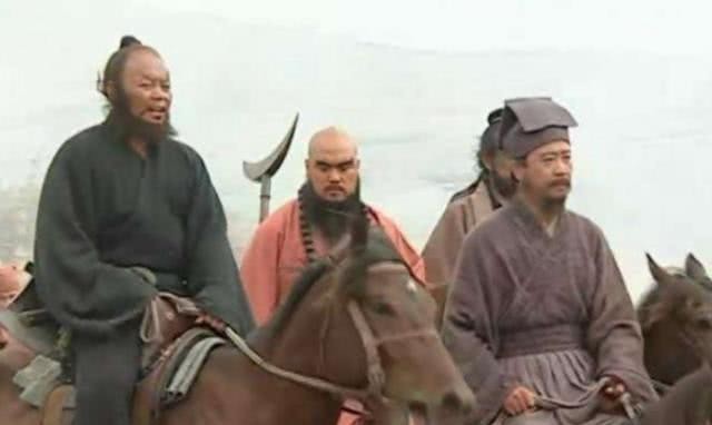 宋江|李逵一生追随宋江,为何宋江死前要拉上李逵一起死?只因他要隐藏一个秘密!