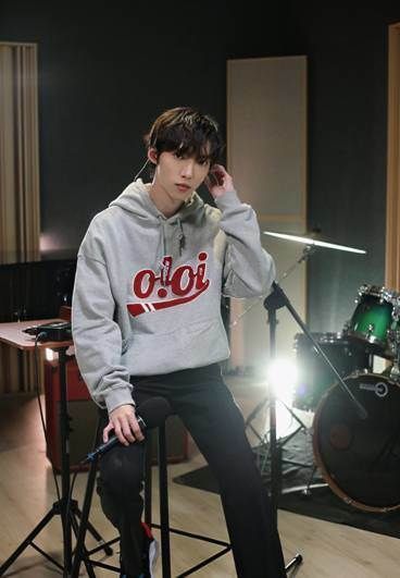 张颜齐|周震南任豪回归舞台，R1SE斩获多个奖项，赵磊却成发言人