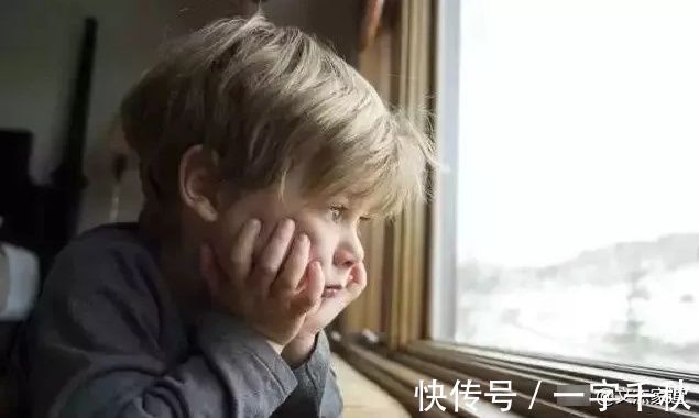 青春期|父母当着孩子的面换衣服,中间的危害你想象不到