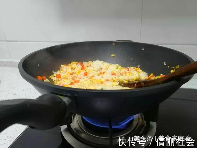 家庭版|黄金蛋炒饭家庭版做法，掌握这几步，厨房小白也能做，一点也不难