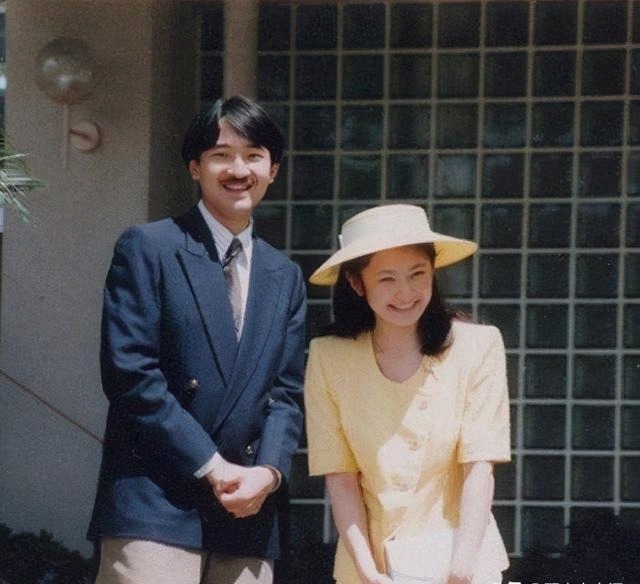 德仁天皇|文仁成为日本皇室第一顺位继承人，18岁的爱子公主将成为平民