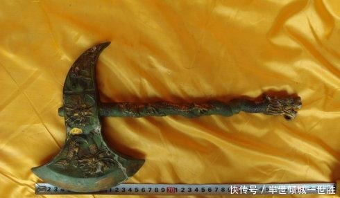 古人的兵器重到现代人拿不起来并非如此,拿不起来是有原因。