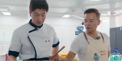 《中餐厅》张亮做排骨面无滤镜下原图不慎流出,网友白给都不吃