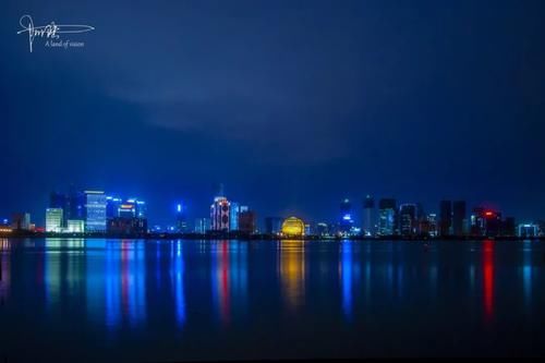 “寒冬”腊八，在钱塘江的另一边远眺新城，美景当如斯