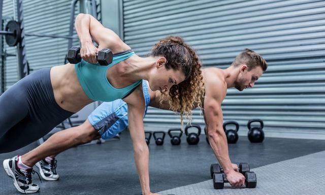 肩胛骨|一个简单的动作，每天五分钟，只要坚持一个月就能瘦身