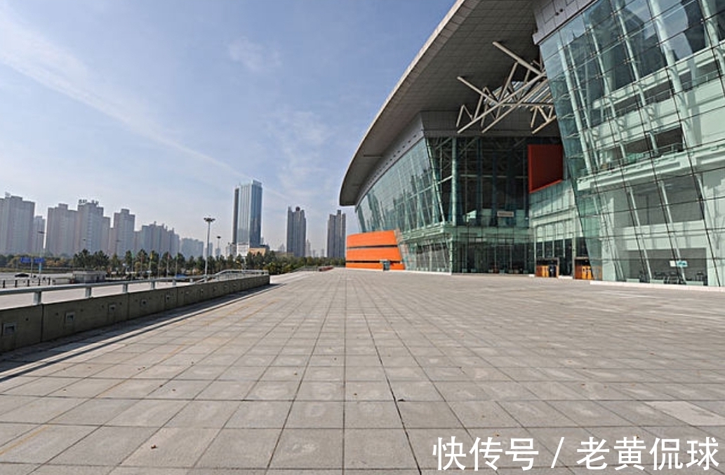 cb厉害!CBA沈阳赛区场馆安装17块大屏幕,30名志愿者均有“来头”