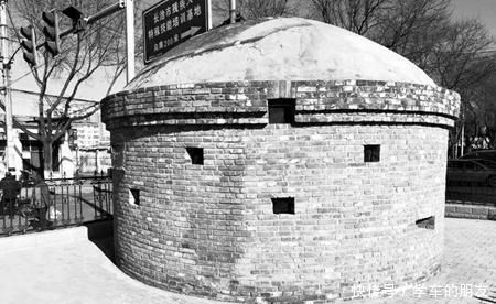 中国|日军躲在碉堡中,苏联人久攻无果,中国老农路过这还不简单啊!