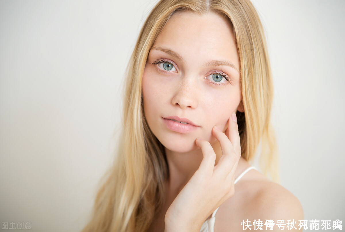 年龄|女人年龄再大,只要坚持这些习惯,就算不化妆也显得年轻