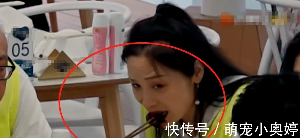 中餐廳|《中餐廳》張亮做糖醋排骨!卻被顧客表情露餡?網(wǎng)友:不好吃直說!