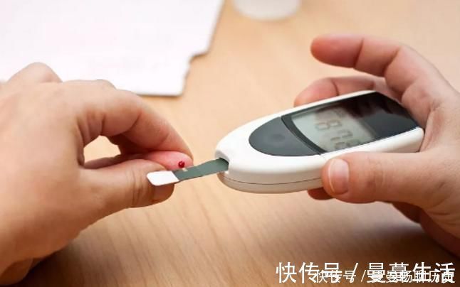 高血糖|3种水是高血糖的“克星”，坚持喝1个月，血糖将从归稳定