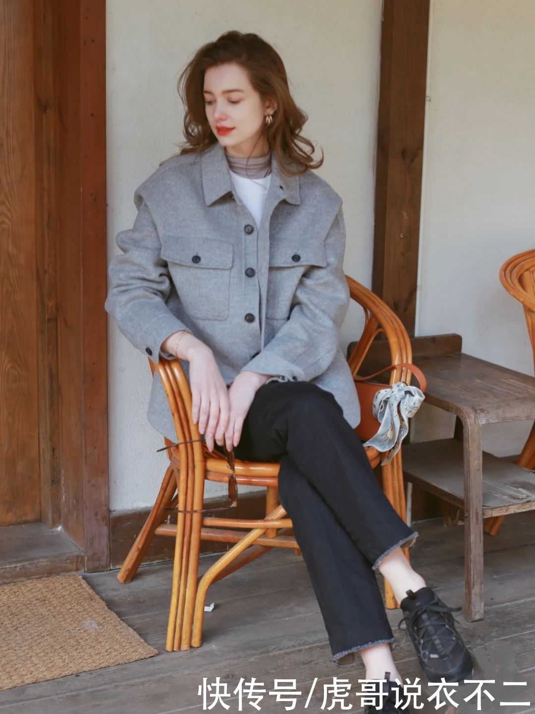 长得美就算了，还是搭配高手，这位俄罗斯美女每套冬装都好优雅