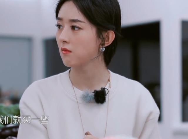 李浩菲 中餐厅有多偏心?吃饭时赵丽颖每个镜头都很美,李浩菲却惨不忍睹