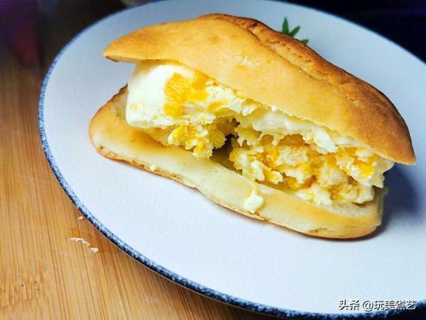 空心泡芙，填入芒果冰淇淋，果酸成了甜蜜的幸福桥梁