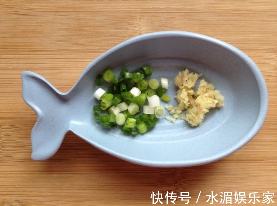 水淀粉|豆腐和它搭配在一起，看起来非常下饭，一上桌大人孩子抢着吃