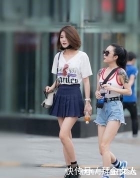 街拍|街拍:明眸皓齿白可爱的美女,搭配有致好看又时尚非常会穿搭!