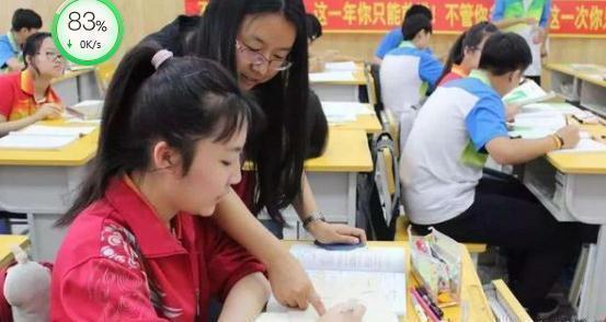 作文|9岁小学生“即兴作诗”火了,父母哭笑不得,网友却说是个人才