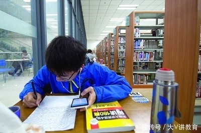 视频|6岁男孩看完“短视频”后,提出了一个问题,把北大教授给问懵了