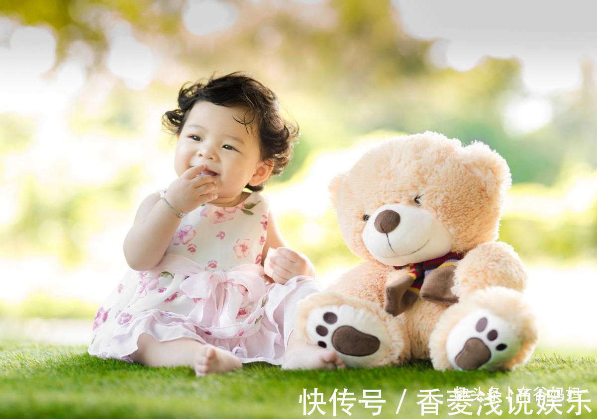 脚丫子|从小“吃手指”和“不吃手指”的孩子,长大后差距明显,家长收藏