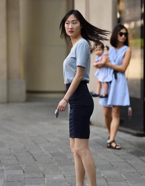 连衣裙时尚出彩又美观，充满别致感