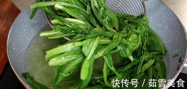 上海青|不管炒什么青菜,直接下锅炒就错大了,学会3点,青菜翠绿不发黑