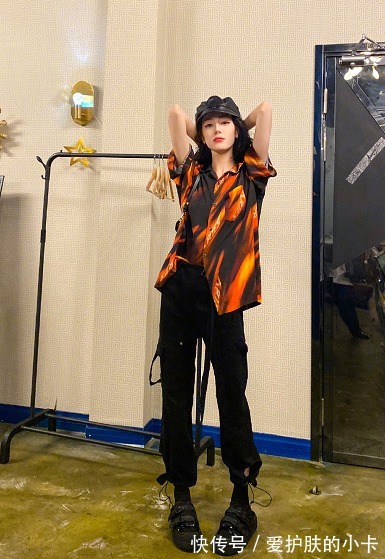 小姐姐|秋装穿着没新鲜感?不如配上一顶贝雷帽,造型更显洋气,时髦度up