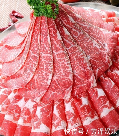 吃火锅时,会吃的人都必点这6道菜,店员名副其实的吃货