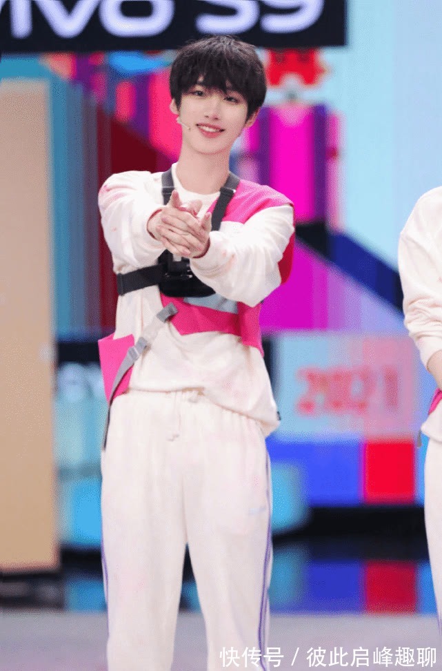 新鲜血液|丁程鑫加入快乐大本营后,焉栩嘉接他入学北电,初出茅庐的他是谁