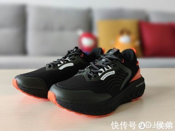 下雨天 361度爆沫雨屏不到两百元的防水好鞋 爆米花中底又软又弹