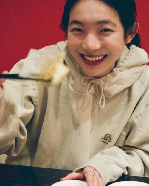 防晒|越能坚持8个好习惯的女生,面容会越发白皙靓丽,越老素颜越漂亮