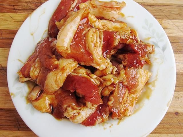 土豆扣肉|老两口，爱吃这菜维C是西红柿的4倍，被誉为人类“第2面包”抗饿