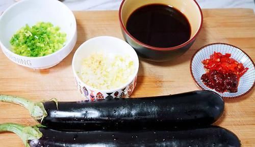 花青素|茄子此做法简直太下饭了,好吃到连汤汁都不剩,成本不到5块钱