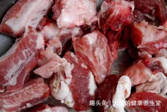 买猪肉时,买前腿肉还是后腿肉肉店老板说漏嘴真相大白