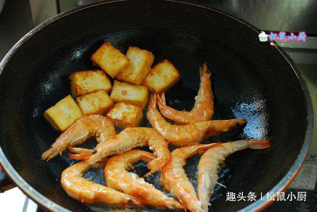 麻辣香锅别去饭店吃,自己做少油少盐又省钱,学会了你也能当大厨