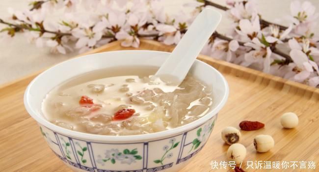 中年|银耳胶原蛋白丰富,多吃能美容养颜?医生:假的,当心越吃越丑