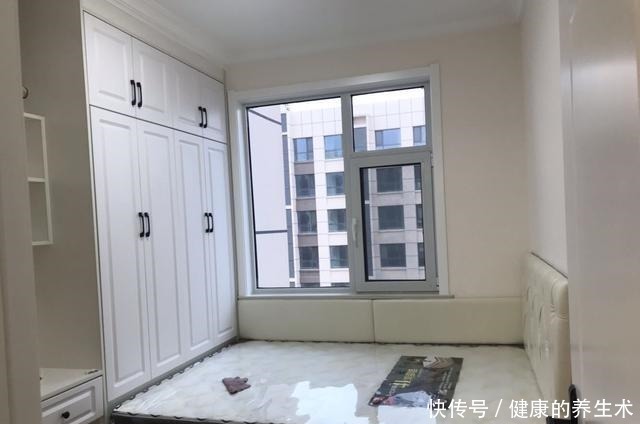 玄关|新房完工,进门就被玄关吊顶给美到了,真漂亮,不过电视墙也不错!