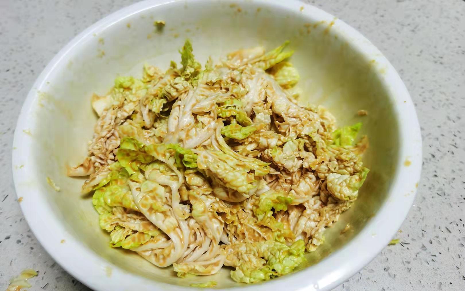 秋季吃白菜，教你1个新吃法，不炖不炒，3分钟上桌，好吃到添盘