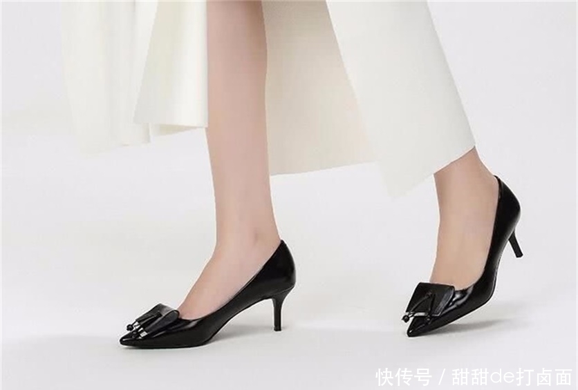 高跟鞋引领了时尚性感潮流,流露出迷人的柔性美